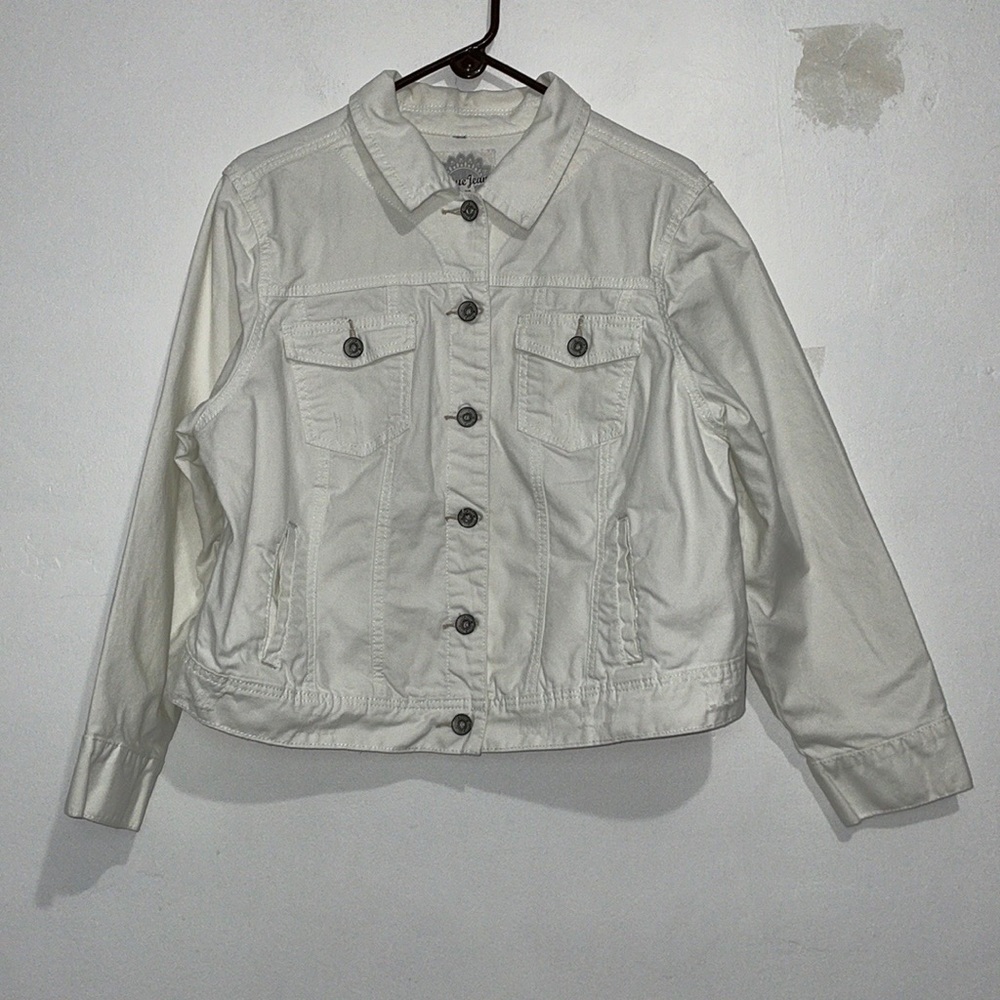 Size 18/20 Women’s Avenue Jeans White Jean Jacket
